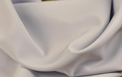 天丝棉和聚酯纤维哪个面料好？天丝棉和涤纶的区别？